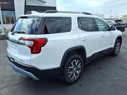 Summit White 2023 GMC Acadia SLE