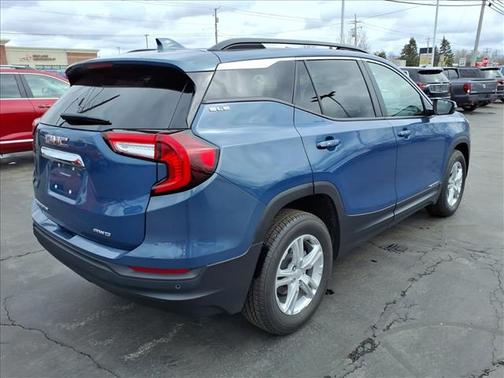 Metallic 2024 GMC Terrain SLE