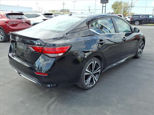 Black 2021 Nissan Sentra SR