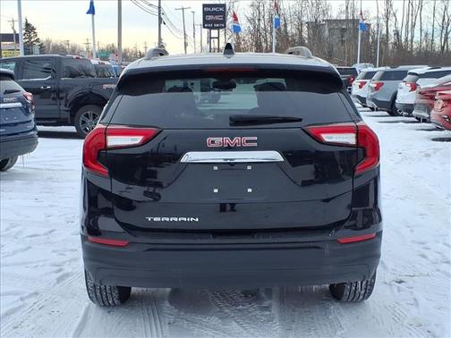 2022 GMC Terrain SLE