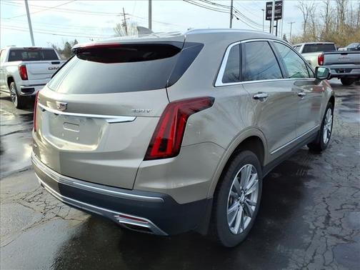 Latte 2023 Cadillac XT5 Premium Luxury