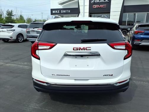 Summit White 2023 GMC Terrain AT4