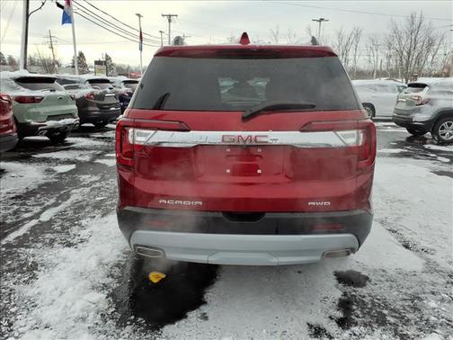 2023 GMC Acadia SLT