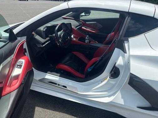 Arctic White 2022 Chevrolet Corvette Stingray w/2LT