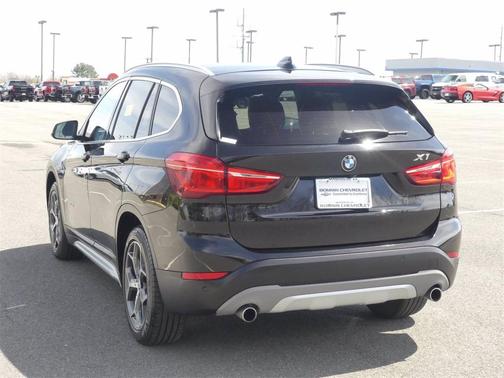 Photo 4 of 28 of 2017 BMW X1 xDrive 28i