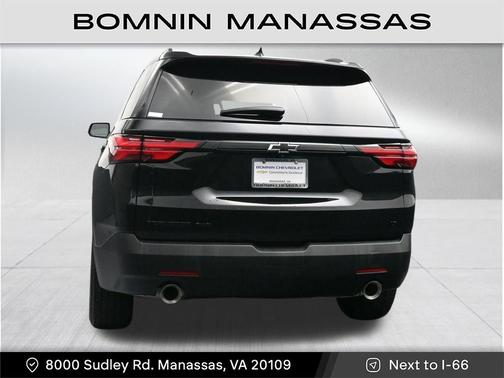 Mosaic Black Metallic 2023 Chevrolet Traverse LT Leather