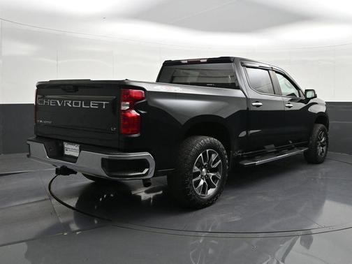 Black 2022 Chevrolet Silverado 1500 LT