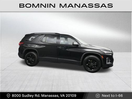 Mosaic Black Metallic 2022 Chevrolet Traverse LS