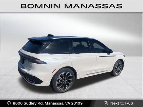 2024 Lincoln Nautilus Reserve
