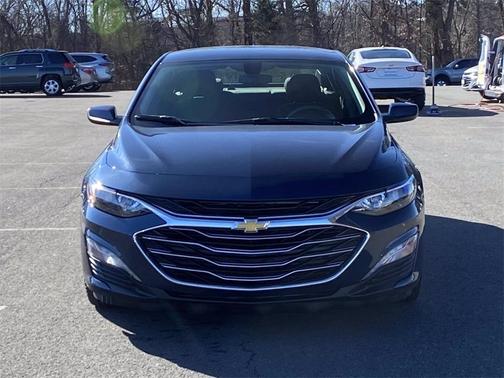 Photo 2 of 25 of 2020 Chevrolet Malibu LT