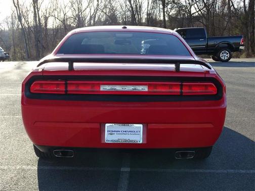 Photo 5 of 30 of 2010 Dodge Challenger SRT8