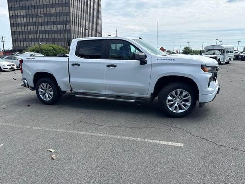 Summit White 2026 Chevrolet Silverado 1500 Custom
