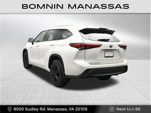 Blizzard Pearl 2021 Toyota Highlander Hybrid XLE