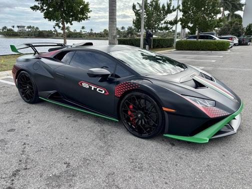 2022 Lamborghini Huracan STO Coupe