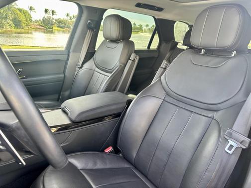 2023 Land Rover Range Rover Sport SE