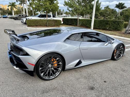 2020 Lamborghini Huracan EVO Base