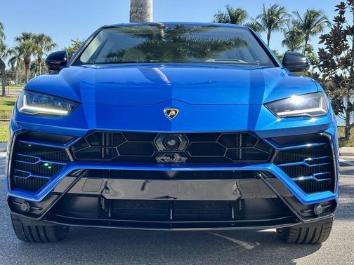 2021 Lamborghini Urus Base