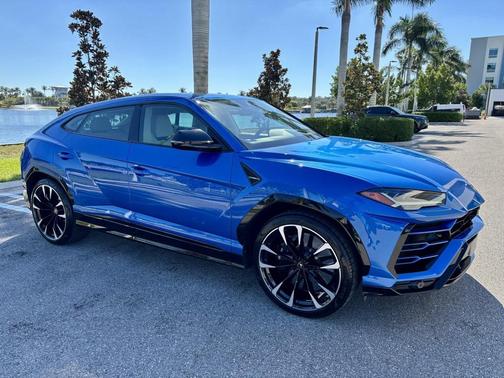 2021 Lamborghini Urus Base
