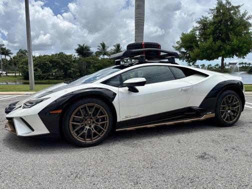 2024 Lamborghini Huracan Sterrato Base