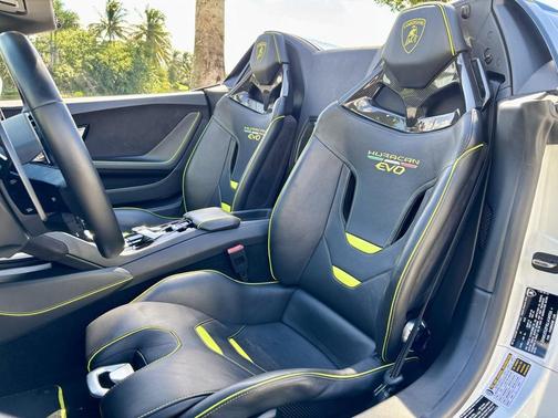 2020 Lamborghini Huracan EVO Base