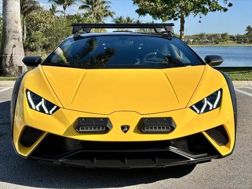 2023 Lamborghini Huracan Sterrato Base