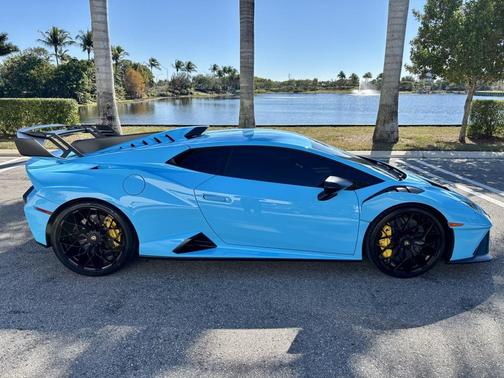 2022 Lamborghini Huracan STO Coupe