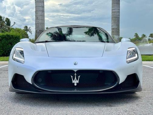 Bianco Audace 2022 Maserati MC20