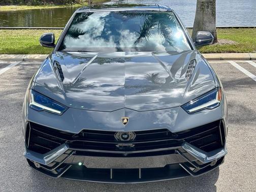2024 Lamborghini Urus Performante