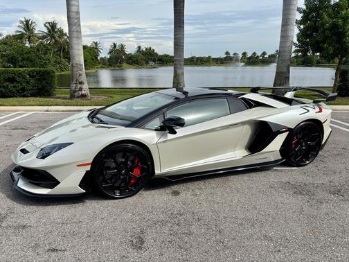 2020 Lamborghini Aventador SVJ Base