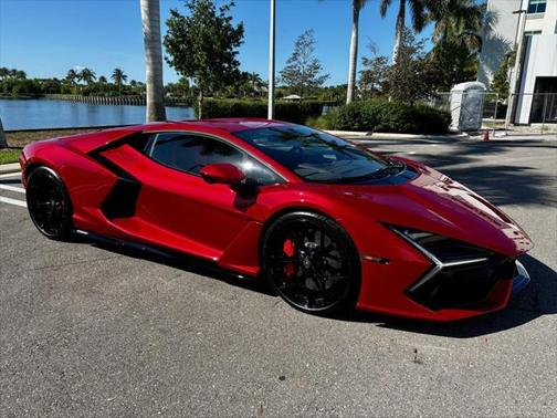 2025 Lamborghini Revuelto Base