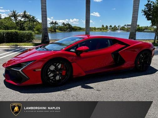 2025 Lamborghini Revuelto Base