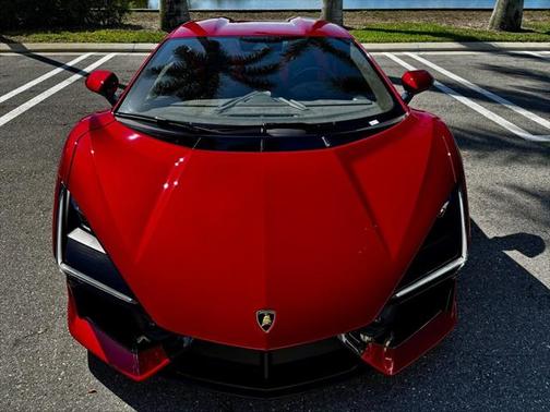 2025 Lamborghini Revuelto Base
