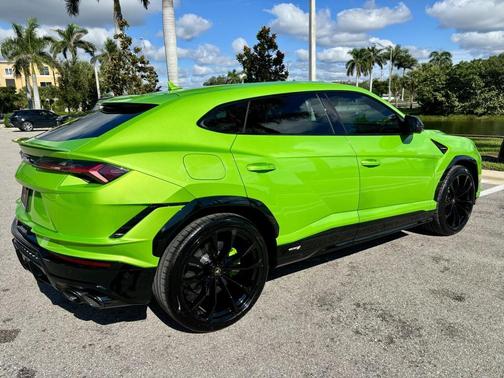 2024 Lamborghini Urus S