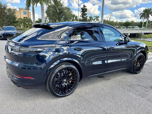 2022 Porsche Cayenne Turbo S