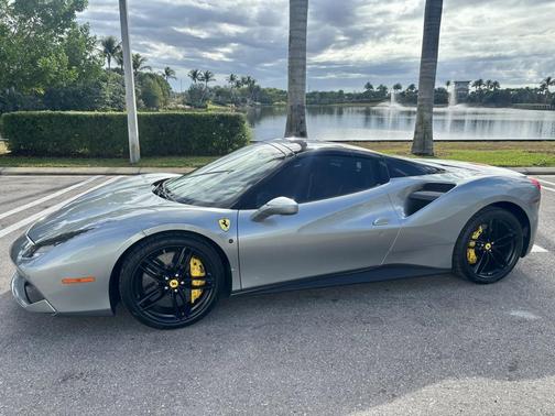2019 Ferrari 488 Spider Base