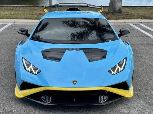 2023 Lamborghini Huracan STO Coupe