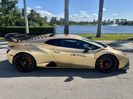 2022 Lamborghini Huracan STO Coupe