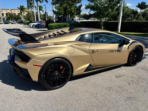 2022 Lamborghini Huracan STO Coupe