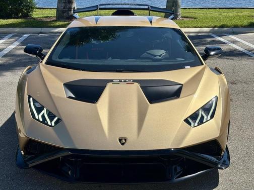 2022 Lamborghini Huracan STO Coupe