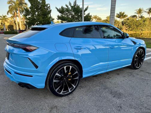 2021 Lamborghini Urus Base