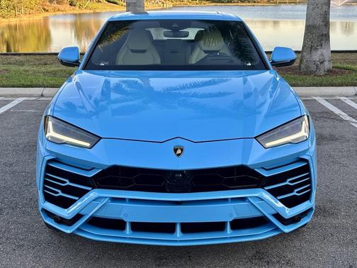 2021 Lamborghini Urus Base