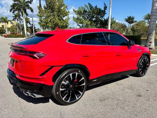 2024 Lamborghini Urus S