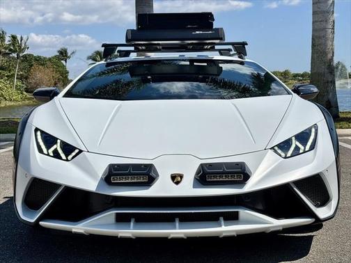 2023 Lamborghini Huracan Sterrato Base