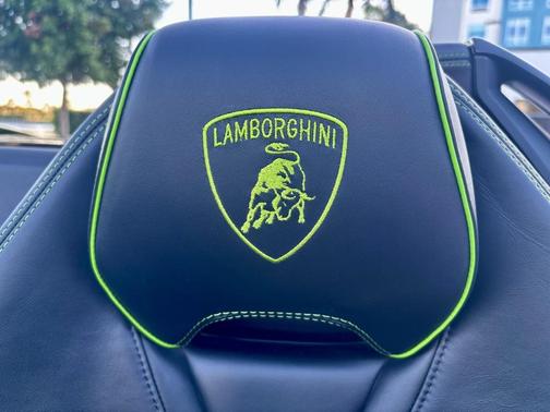 2020 Lamborghini Huracan EVO Base