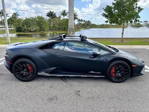 2024 Lamborghini Huracan Sterrato Base