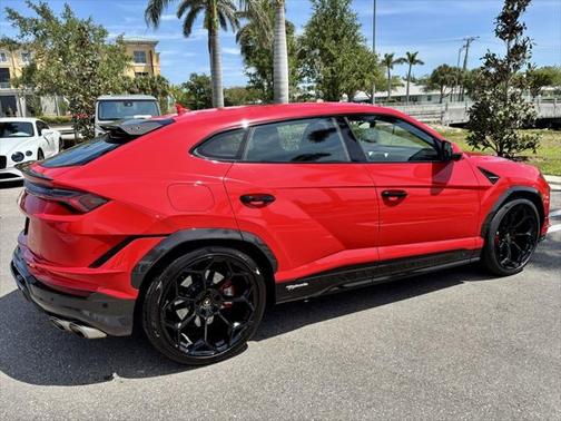 2023 Lamborghini Urus Performante