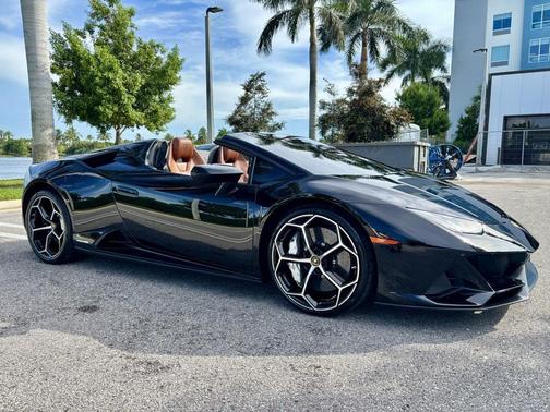 2020 Lamborghini Huracan EVO Base