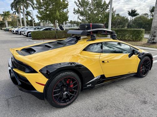 2024 Lamborghini Huracan Sterrato 