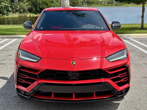 2021 Lamborghini Urus Base