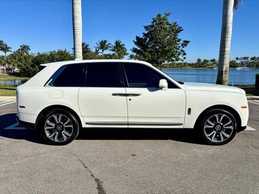 2019 Rolls-Royce Cullinan Base